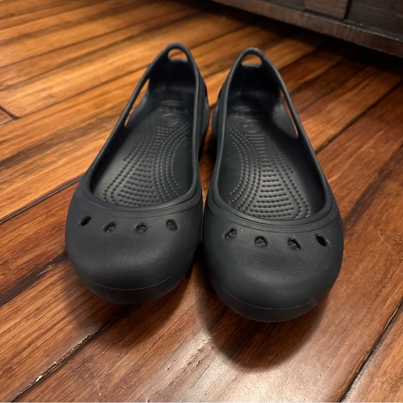 CROCS Black Flats Women’s Size 8 - Picture 7 of 7